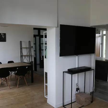 Maison De 100 M2 Equipee De 4 Chambres. *