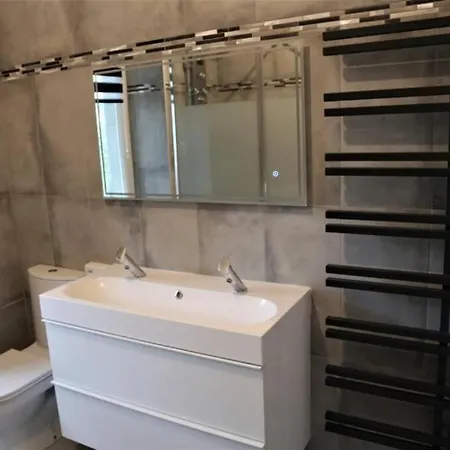 Maison De 100 M2 Equipee De 4 Chambres. 빌라