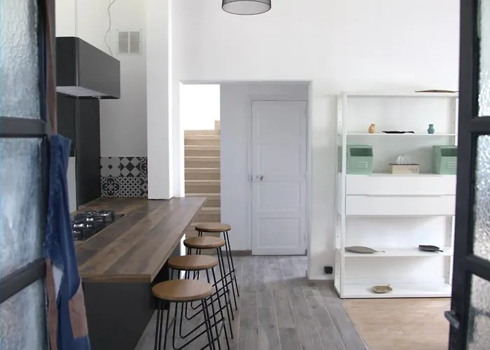 Maison De 100 M2 Equipee De 4 Chambres. * ヴァランス