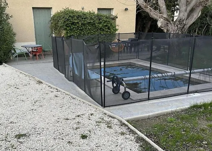 Maison De 100 M2 Equipee De 4 Chambres. ヴァランス