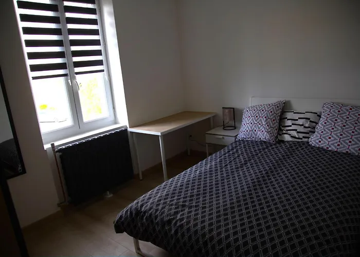 Maison De 100 M2 Equipee De 4 Chambres. ヴァランス